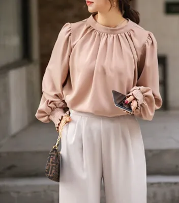 ［cocomomo］ギャザー仕様シフォンブラウス