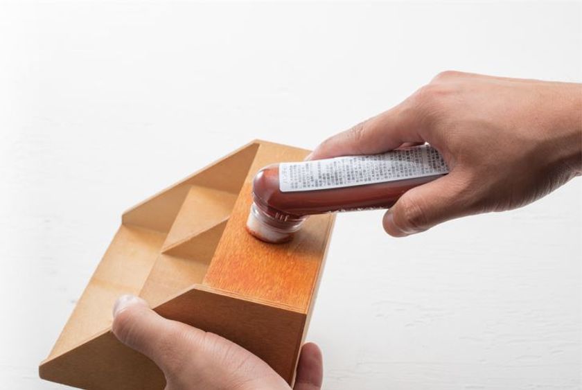 老舗の靴クリームメーカーが開発、DIY専用木材塗料の 新しい