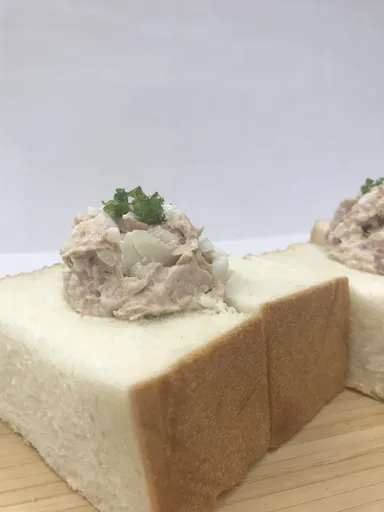 ツナとオニオンのファットサンド