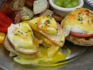 エッグドベネディクト