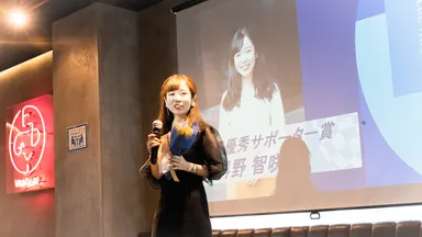 受賞者のスピーチの様子