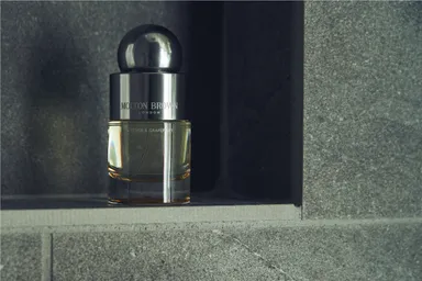 ハナノヒxモルトンブラウン_日比谷花壇10