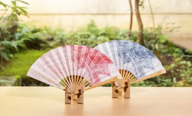 京扇子DOT：ゆい(赤・紺)　各4,455円(税込)