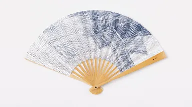 京扇子DOT：ゆい(紺)4,455円(税込)