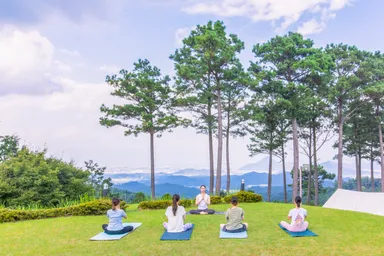こんぜの里森遊館 外ヨガ
