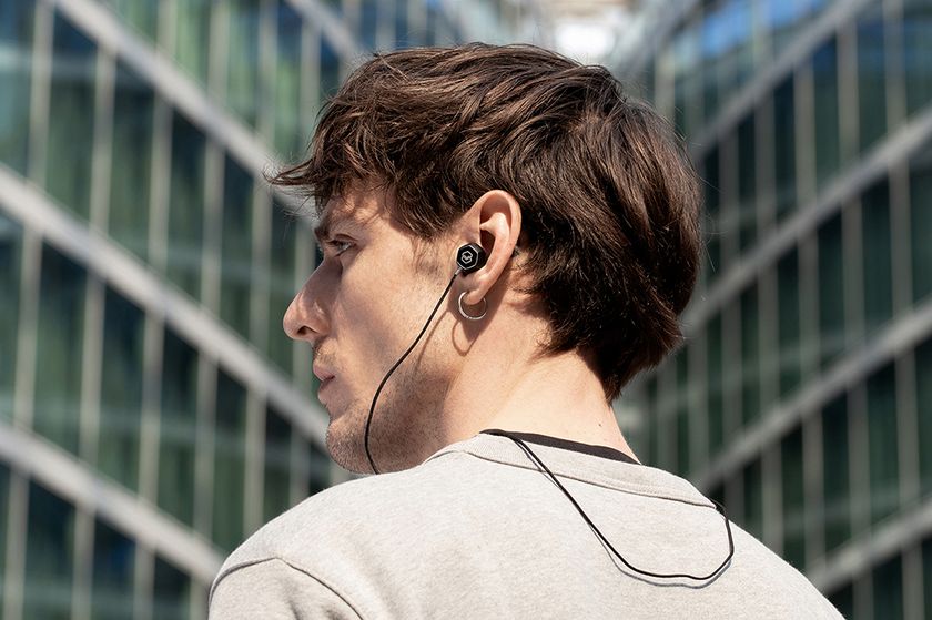 高音質サウンドとスタイリッシュなデザインで音楽を楽しめる V-MODA初