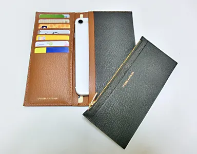 小銭入れを外してスマホを収納