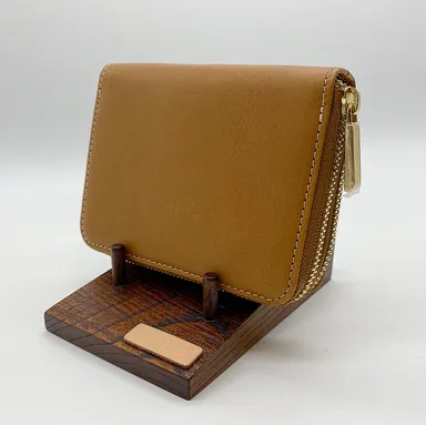 キャメルのオイルレザー