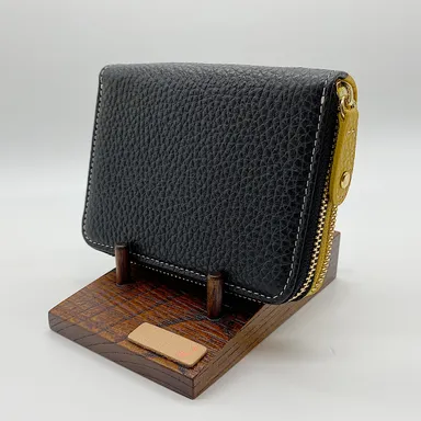 ブラックとイエローの配色カラー