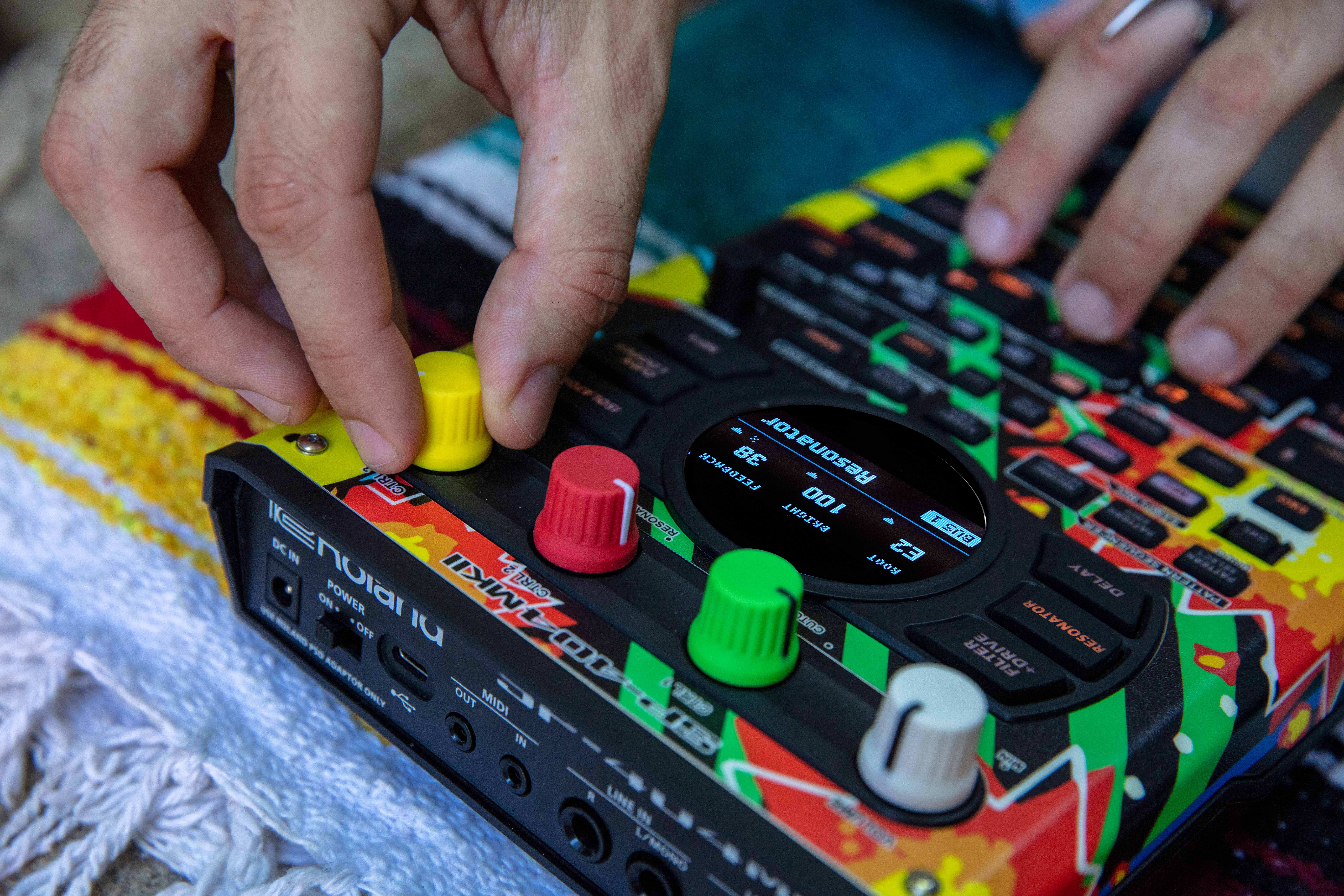 ヒップホップの楽曲制作やDJ用として 人気の高いサンプラーの