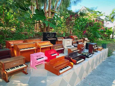 100台のトイピアノ展