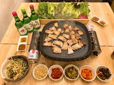韓国食堂 韓味楽　サムギョプサル俯瞰図