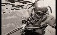 米海軍潜水実験隊の潜水士