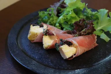 生ハムでまいたオードブル