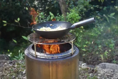 チャーハンを炒める『SINOBIRING(シノビリング)R』