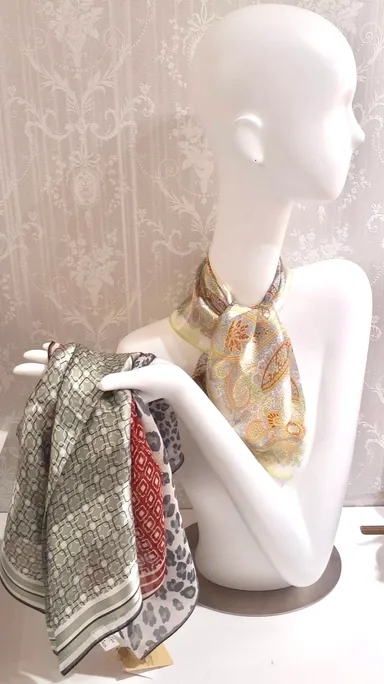 シルクスカーフ　商品例