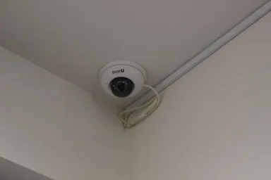 監視カメラで他店舗でリアルタイム監視