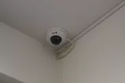 監視カメラで他店舗でリアルタイム監視