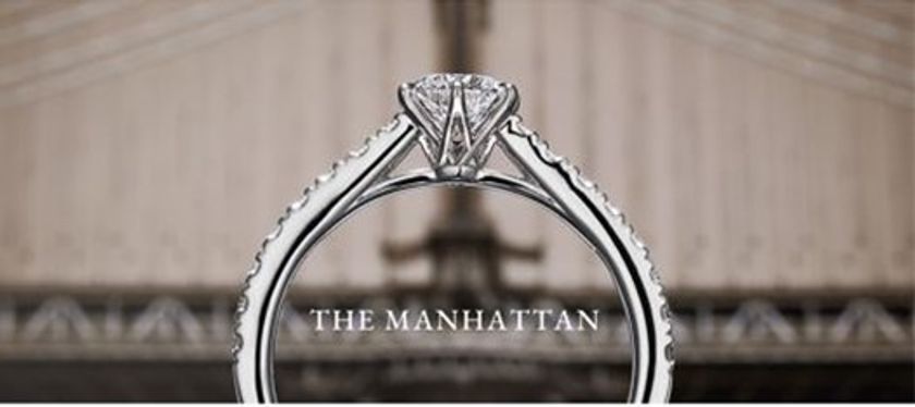 新作エンゲージリング『ザ マンハッタン』2021年10月29日(金)発売
~ 摩天楼を象徴する橋の建築美と、夜空を照らす煌めきを宿したリング ~