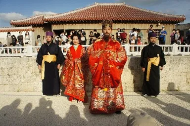 国王・王妃出御