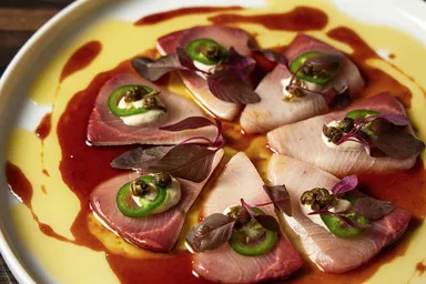 ハマチのクルード 柚子醤油リダクション＆トリュフ ディル アイオリ