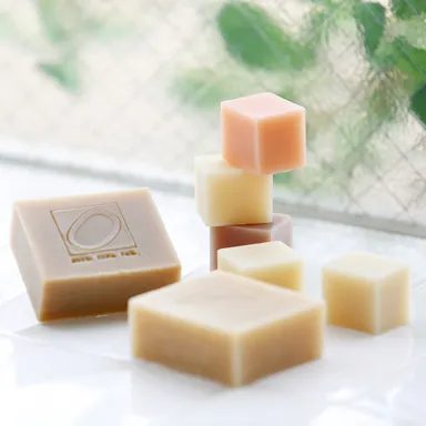 絹生活研究所　シルク石けん