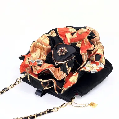 ヴィンテージ帯がエシカルなフラワーバッグに