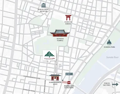 浅草楓は仲見世通りの静かな脇道に位置し、浅草寺や雷門から歩いてすぐの場所にあります