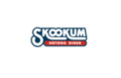 SKOOKUM HOTDOG DINERのロゴ