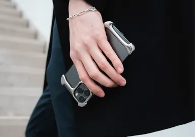 手に持って歩くのも