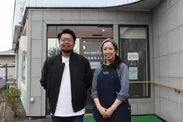 有機野菜生産者の一戸宏公さんと料理研究家の田中忍さん