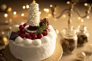 ホワイトツリーがシンボルになるクリスマスケーキ