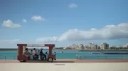 自動運転カート『美浜シャトルカート』と観光イメージ