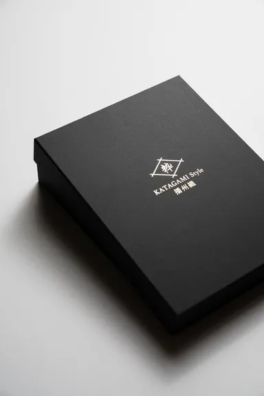 箔をあしらった箱　2