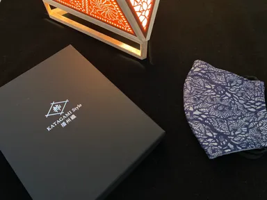 型紙マスクと箱