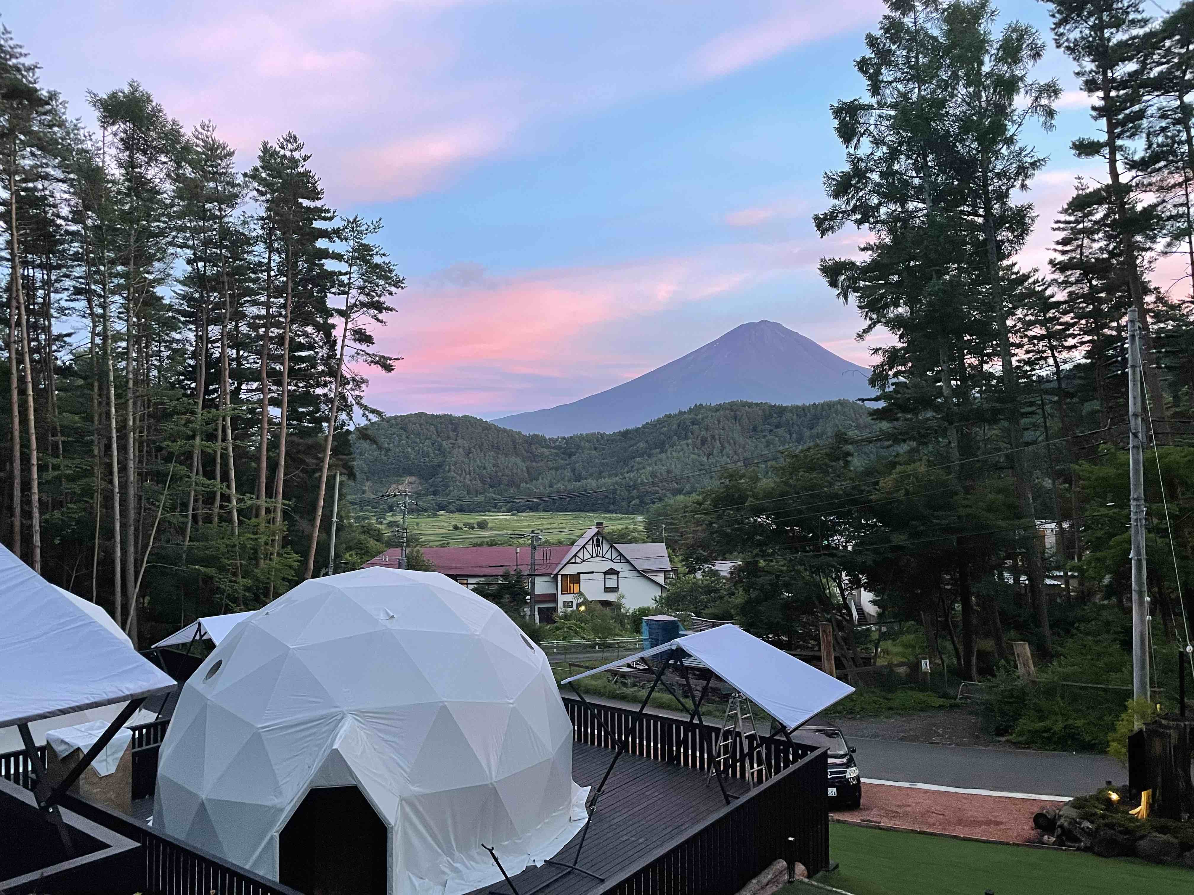 富士山展望グランピング場にバレルサウナとテントサウナ＆キャンプ