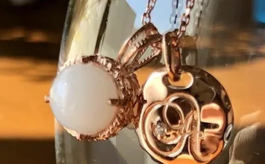 18Kイニシャルプレート付　ネックレス