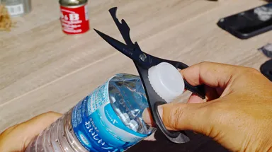 キャップ開け ペットボトルのキャップを開け