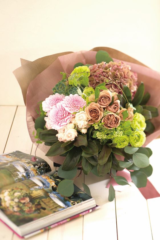 日比谷花壇、デリバリーサービス『Uber Eats』を
2021年11月25日（木）から、都内３店舗で導入