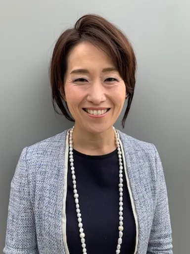 代表の文野 陽子です