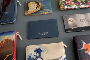 浮世絵から写真まで様々な絵柄の商品を販売