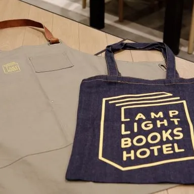 ロゴ入りグッズを販売