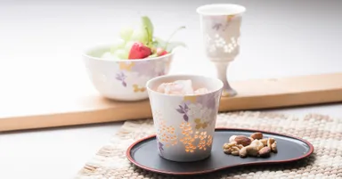 しずく彫り　宇野千代「なごみ桜」シリーズイメージ画像