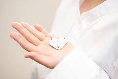 二つ合わせるとハートになります。