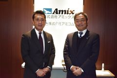 左からハウスコム株式会社　代表取締役社長執行役員　田村 穂、株式会社アミックス　代表取締役社長　末永 照雄