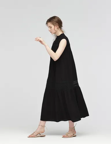 【merituuli】著名人多数着用 コットンタックレースフレアーノースリーブワンピース　￥16,500→￥4,950 (税込)