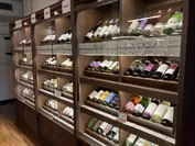 150社以上のワインが並ぶ「三七(みな)のワイン館」