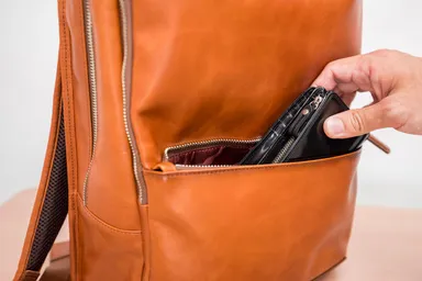 立体的な構造の前ポケット