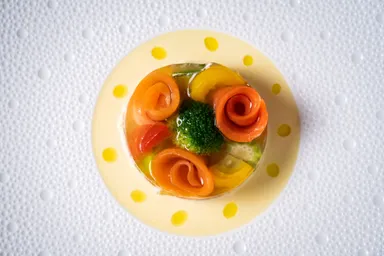 3種のスモークサーモンで華やかに