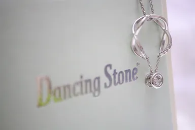 ダンシングストーン